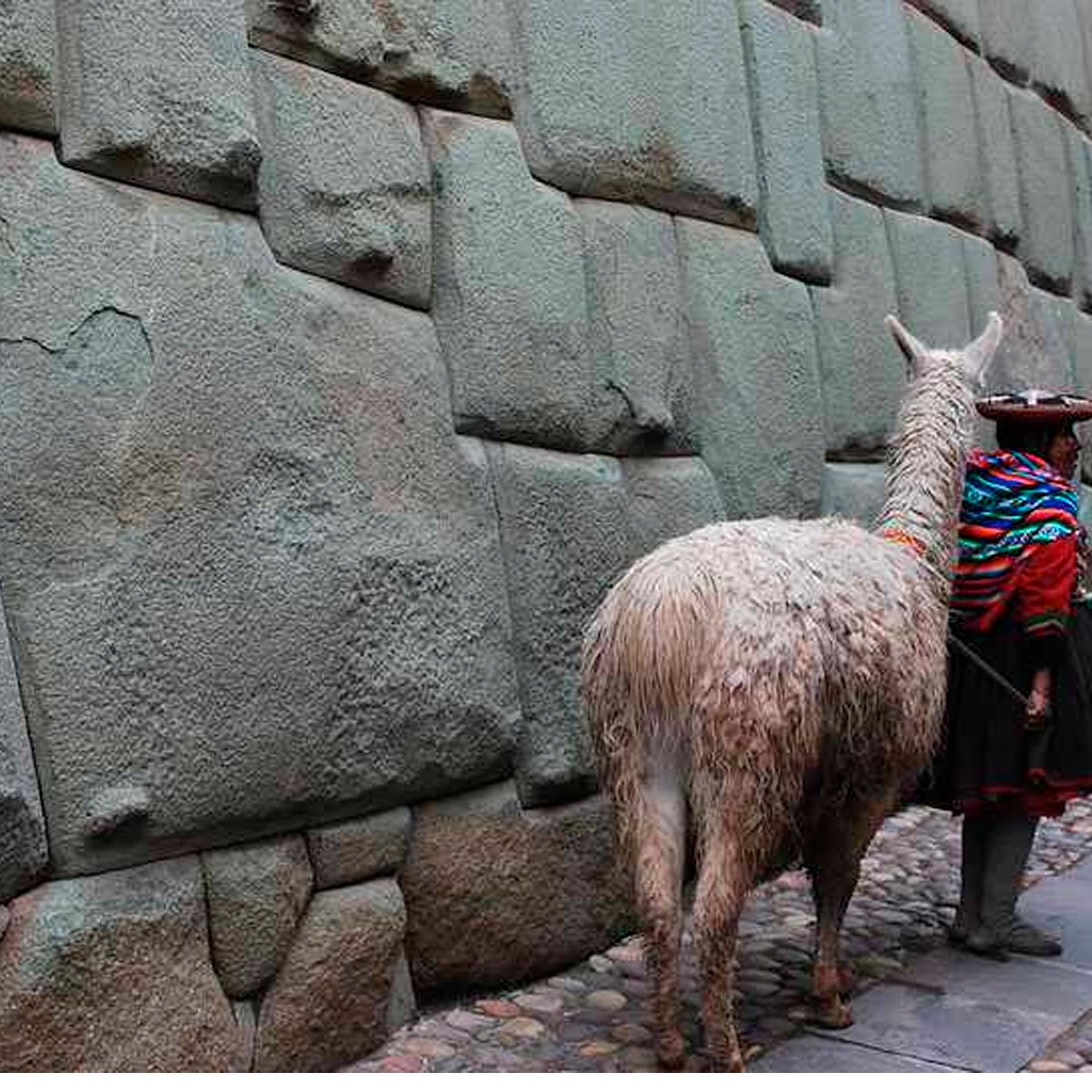 8.- La Piedra de los 12 Ángulos: perfección en piedra